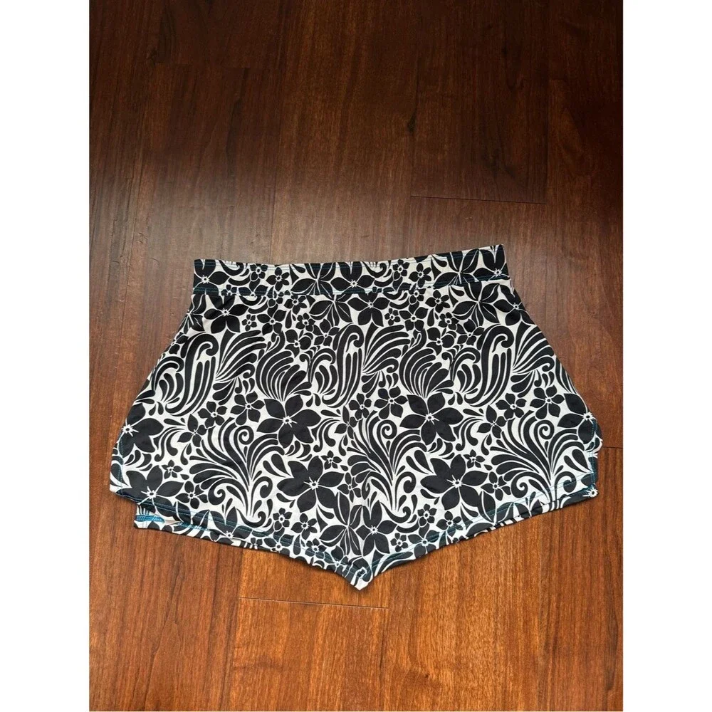 NWT Frankie’s Bikinis Nicole Floral Mini Skirt - Floral Burn Out Sz Medium
